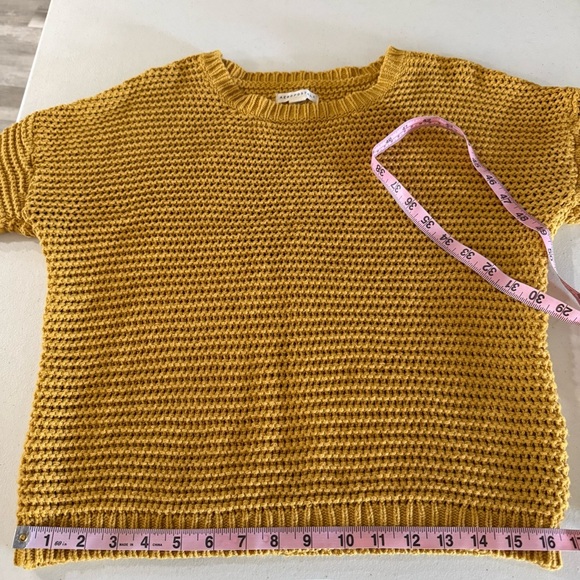 Aeropostale Chunky Crewneck Sweater Mustard Yellow Short Women's Size Medium - Picture 4 of 9